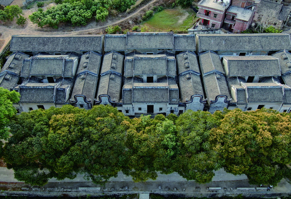 梁家莊園.jpg