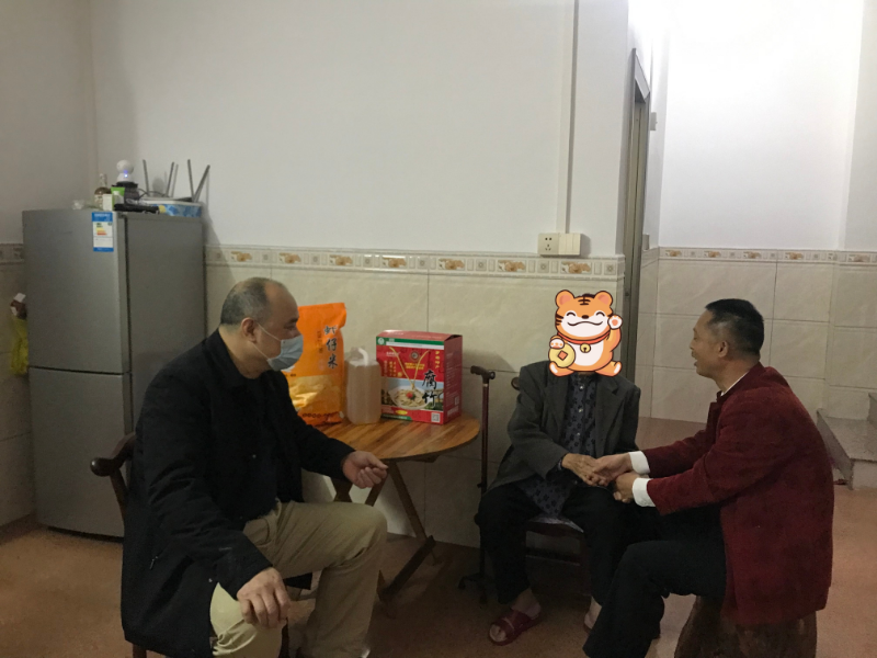 羅定市第五人民醫(yī)院春節(jié)慰問活動——選.jpg
